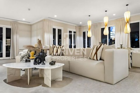 Villa à Jumeirah, Dubai, 5 chambres, 634.53 m², № 126656 - photo 4