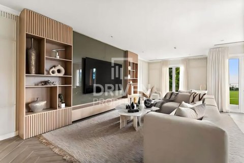 Villa à Jumeirah, Dubai, 5 chambres, 634.53 m², № 126656 - photo 7