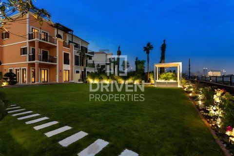 Villa à Jumeirah, Dubai, 5 chambres, 634.53 m², № 126656