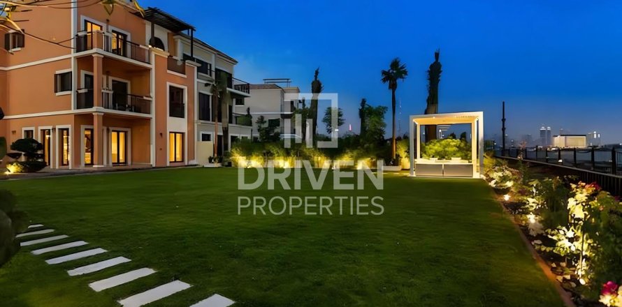 Villa à Jumeirah, Dubai, 5 chambres, 634.53 m², № 126656