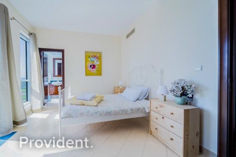 Apartment in The Views, Dubai 3 bedrooms, 187.4 sq.m. № 2867 - photo 10