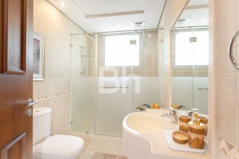 Villa en Falcon City of Wonders, Dubai, 5 dormitorios, 814 m², № 57593 - foto 5