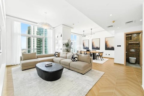 Apartment in Dubai Marina, Dubai 3 bedrooms, 195 sq.m. № 57592 - photo 13