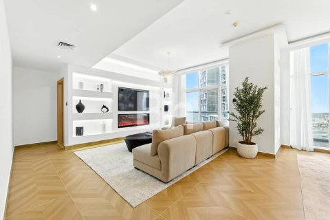 Apartment in Dubai Marina, Dubai 3 bedrooms, 195 sq.m. № 57592 - photo 21