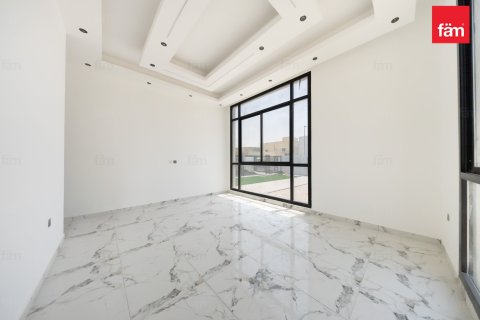 Villa in Al Barsha, Dubai 4 bedrooms, 929 sq.m. № 137891 - photo 4