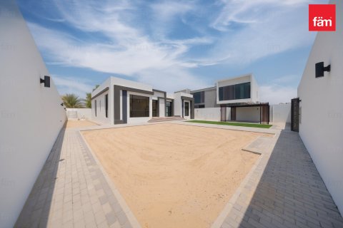 Villa in Al Barsha, Dubai 4 bedrooms, 929 sq.m. № 137891 - photo 11