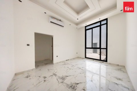 Villa in Al Barsha, Dubai 4 bedrooms, 929 sq.m. № 137891 - photo 23