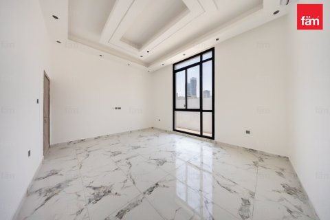 Villa in Al Barsha, Dubai 4 bedrooms, 929 sq.m. № 137891 - photo 3