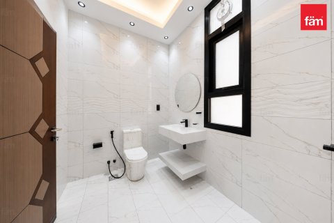 Villa in Al Barsha, Dubai 4 bedrooms, 929 sq.m. № 137891 - photo 8