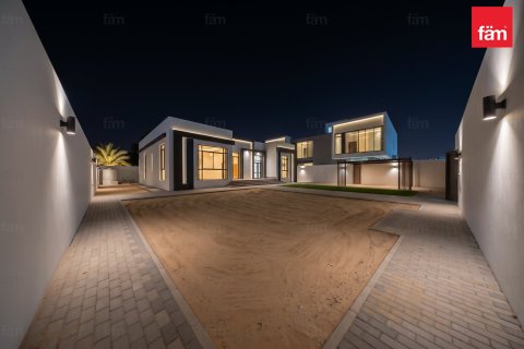 Вилла в Аль-Барше, Дубай, 4 спальни, 929м², № 137891