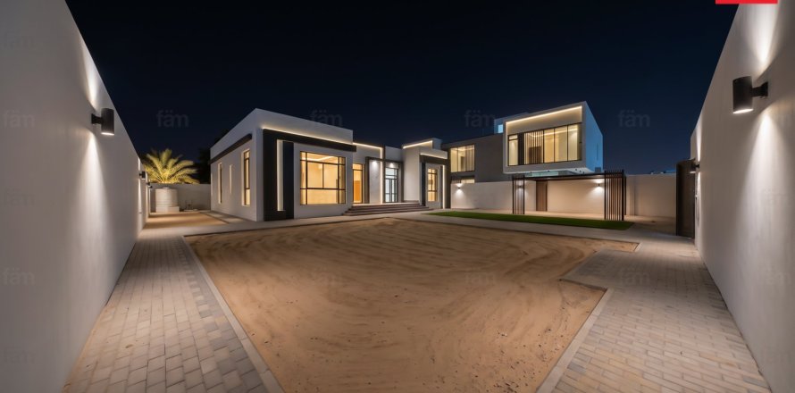 Villa in Al Barsha, Dubai 4 bedrooms, 929 sq.m. № 137891