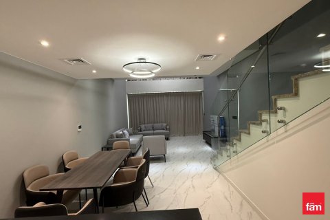 Townhouse in Dubai 2 bedrooms, 94.9 sq.m. № 69379 - photo 12