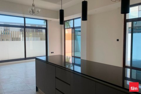 Townhouse in Dubai 4 bedrooms, 295 sq.m. № 113013 - photo 9