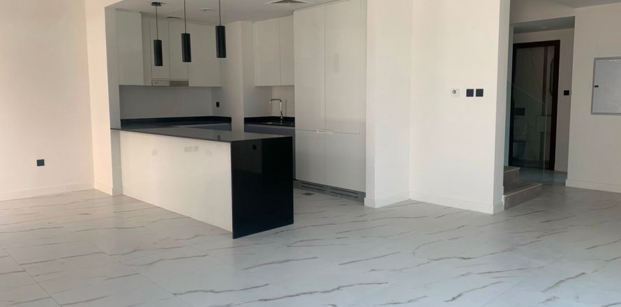 Townhouse in Dubai 4 bedrooms, 295 sq.m. № 113013