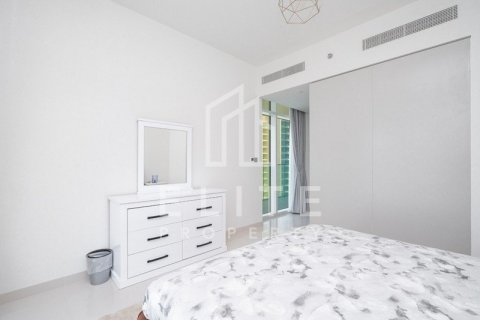 Apartment in EMAAR Beachfront, Dubai Harbour, Dubai 2 bedrooms, 120 sq.m. № 38752 - photo 18