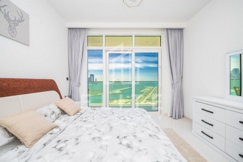 Apartment in EMAAR Beachfront, Dubai Harbour, Dubai 2 bedrooms, 120 sq.m. № 38752 - photo 14