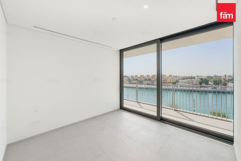 Apartment in Dubai 4 bedrooms, 331.1 sq.m. № 89229 - photo 2