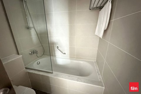 Снять в аренду квартиру в Бизнес-Бэе, Дубай: 2 спальни, 111.5м², № 112427 - фото 3