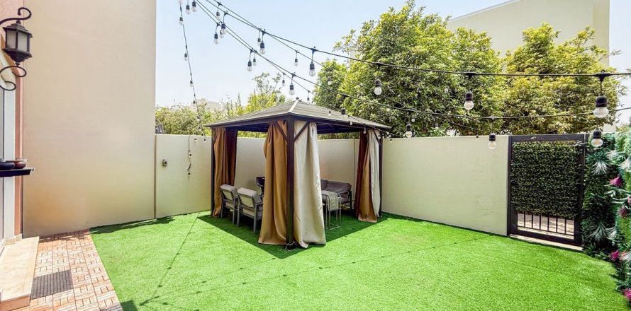 Townhouse in Dubai 3 bedrooms, 163.4 sq.m. № 123361