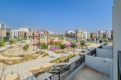 Townhouse in Mudon, Dubai 3 bedrooms, 168 sq.m. № 92765 - photo 27