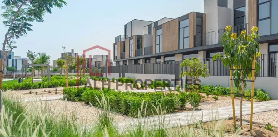 Townhouse in Mudon, Dubai 3 bedrooms, 206 sq.m. № 92763