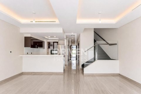Townhouse in Trump Estates, DAMAC Hills (Akoya by DAMAC), Dubai 4 bedrooms, 180.05 sq.m. № 134240