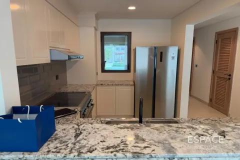 Adosado en Damac Lagoons, Dubai, 4 dormitorios, 212 m², № 122320 - foto 5