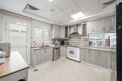 Villa en Al Furjan, Dubai, 4 dormitorios, 378 m², № 122319 - foto 19