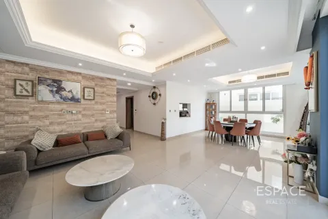 Villa en Al Furjan, Dubai, 4 dormitorios, 378 m², № 122319 - foto 5