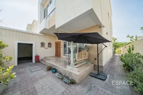 Villa en Al Furjan, Dubai, 4 dormitorios, 378 m², № 122319 - foto 3
