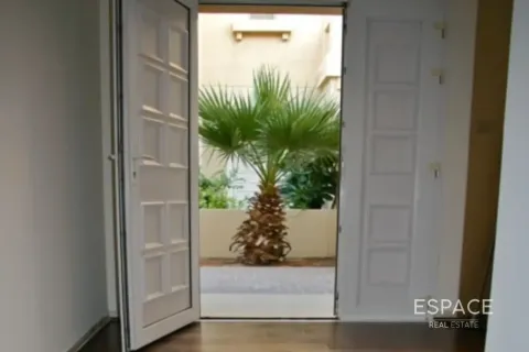 Villa en The Lakes, Dubai, 3 dormitorios, 243 m², № 122311 - foto 7