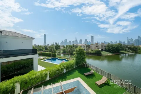 Villa en Jumeirah Islands, Dubai, 5 dormitorios, 520 m², № 122314