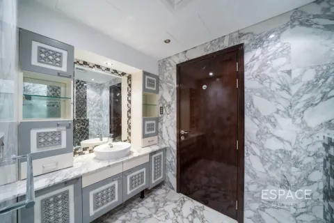 Villa en Jumeirah Islands, Dubai, 5 dormitorios, 520 m², № 122314 - foto 7