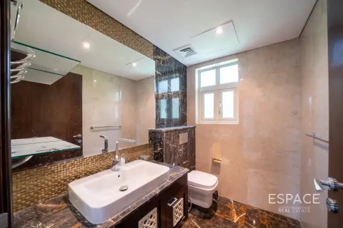 Villa en Jumeirah Islands, Dubai, 5 dormitorios, 520 m², № 122314 - foto 9