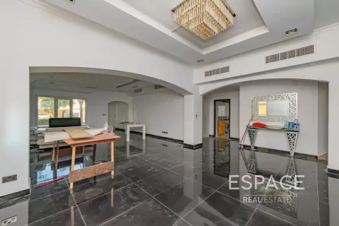 Villa en Meadows, Dubai, 5 dormitorios, 373 m², № 122313 - foto 10