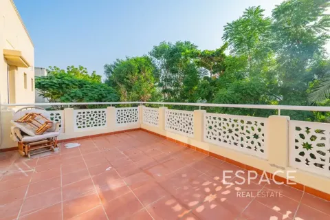 Villa en Meadows, Dubai, 5 dormitorios, 373 m², № 122313 - foto 13