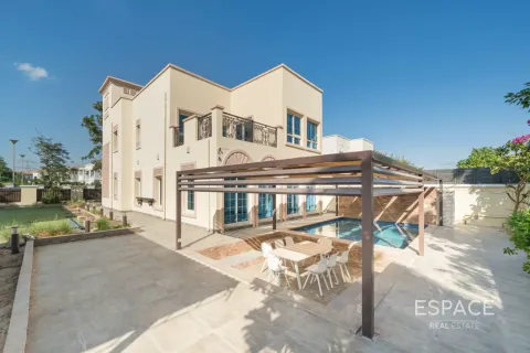 Villa en Jumeirah Village Triangle, Dubai, 3 dormitorios, 362 m², № 122317