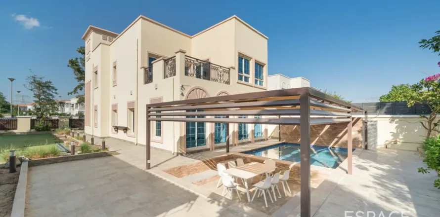 Villa en Jumeirah Village Triangle, Dubai, 3 dormitorios, 362 m², № 122317