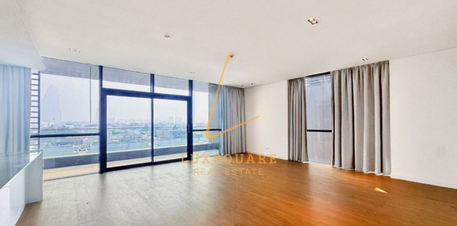 Apartamento en Al Wasl, Dubai, 3 dormitorios, 204 m², № 139303