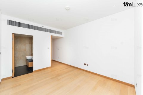 Apartment in Dubai 3 bedrooms, 250.7 sq.m. № 23073 - photo 12