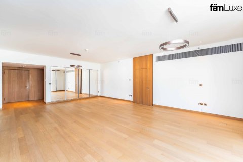 Apartment in Dubai 3 bedrooms, 250.7 sq.m. № 23073 - photo 24