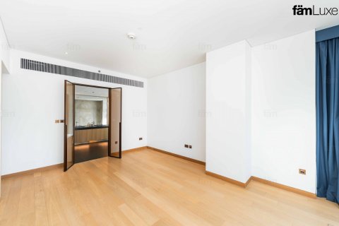 Apartment in Dubai 3 bedrooms, 250.7 sq.m. № 23073 - photo 20