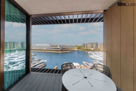 Apartment in Dubai 3 bedrooms, 250.7 sq.m. № 23073 - photo 22