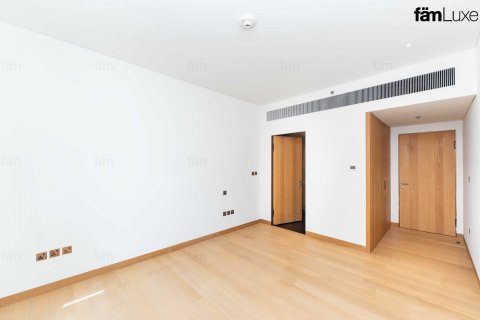 Apartment in Dubai 3 bedrooms, 250.7 sq.m. № 23073 - photo 14