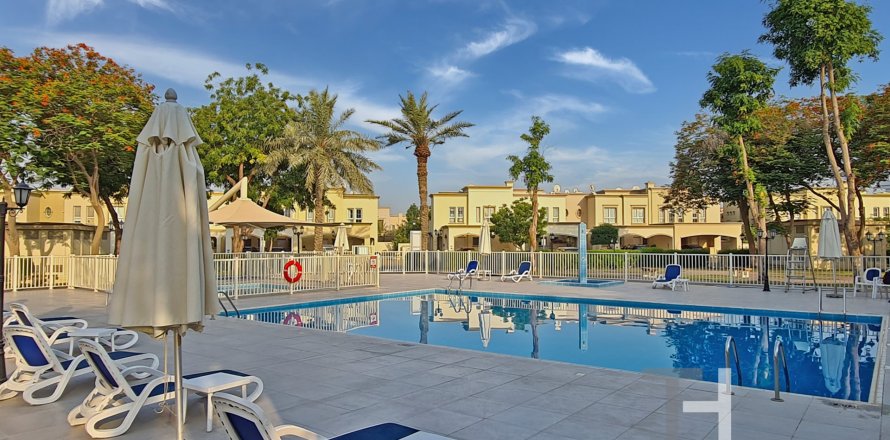 Таунхаус в The Springs, Дубай, 2 спальни, 153м², № 13431