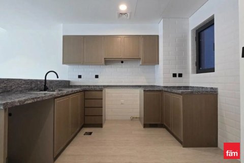Снять в аренду таунхаус в Дубае: 4 спальни, 144м², № 40705 - фото 4