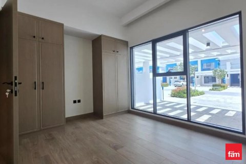 Снять в аренду таунхаус в Дубае: 4 спальни, 144м², № 40705 - фото 12