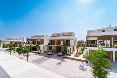 Купить виллу в Dubai Sports City, Дубай: 4 спальни, 269м², № 120555 - фото 22