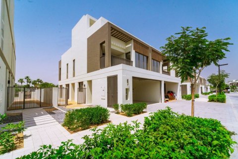 Вилла в Dubai Sports City, Дубай, 4 спальни, 269м², № 120555