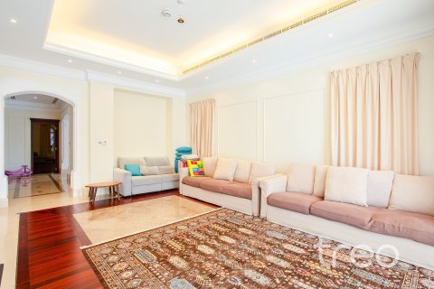 Снять в аренду виллу в Арабиан Ранчес, Дубай: 6 спален, 757.35м², № 123601 - фото 26